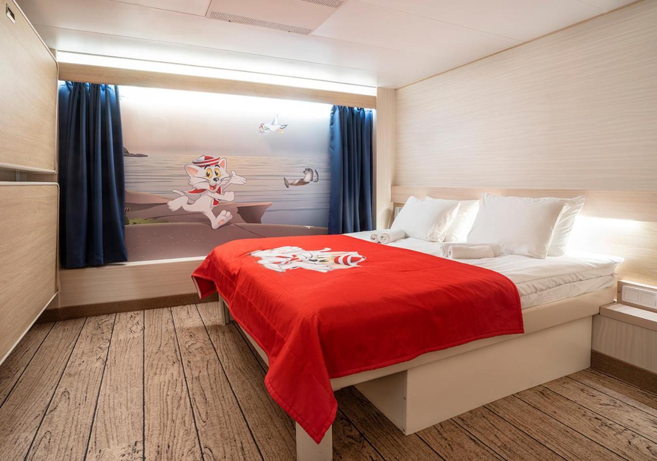 Viking Line Ferry Gabriella - One-Way Journey From Helsinki To Stockholm 호텔 객실 사진