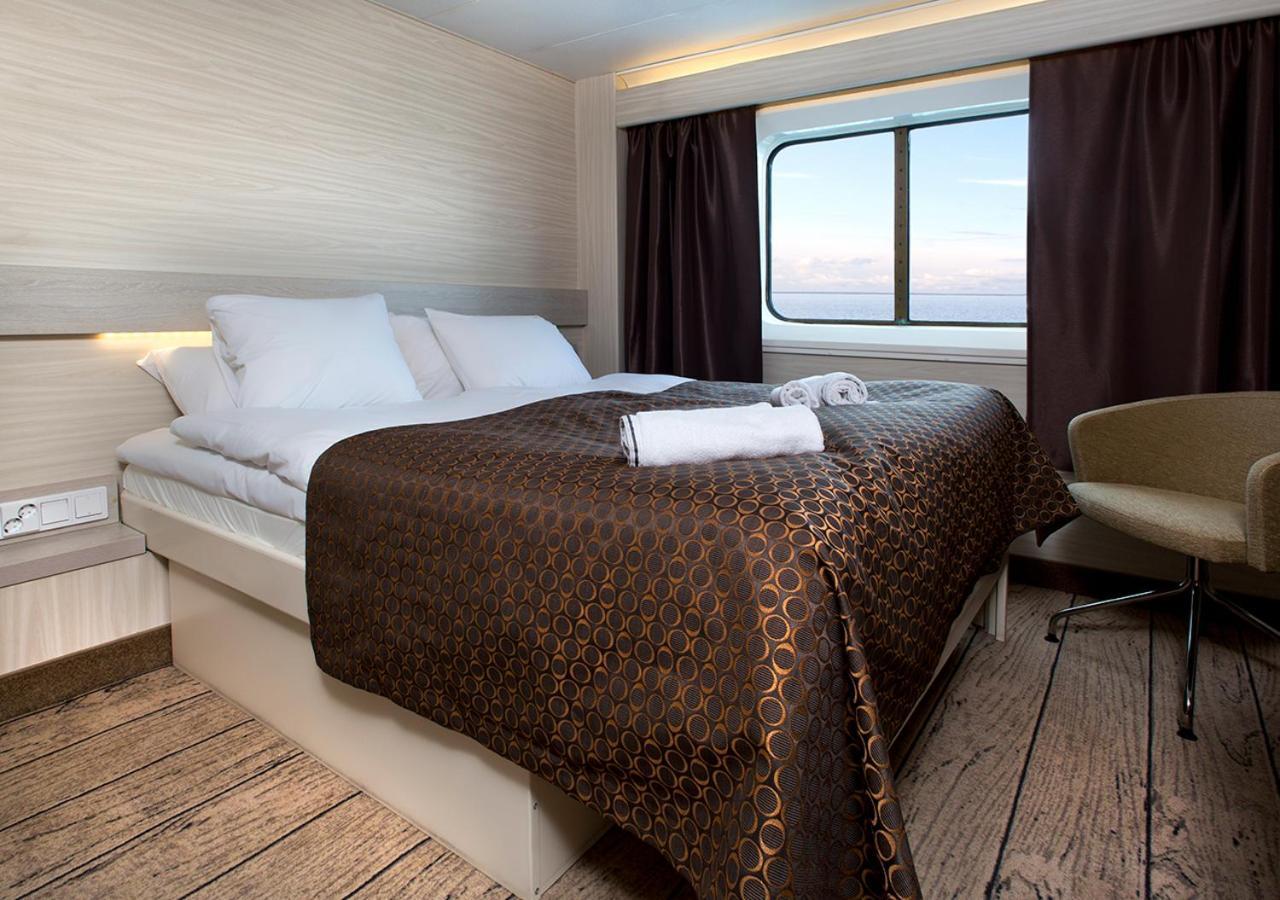 Viking Line Ferry Gabriella - One-Way Journey From Helsinki To Stockholm 호텔 객실 사진