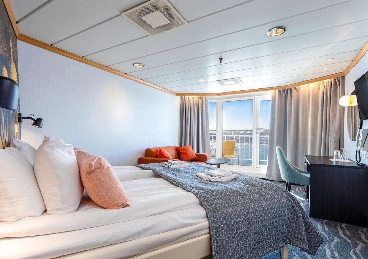 Viking Line Ferry Gabriella - One-Way Journey From Helsinki To Stockholm 호텔 객실 사진